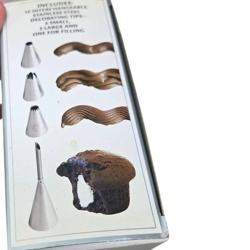 NEW William's Sonoma Mechanical Pastry Bag Kit Baking Decorating 10 Tips